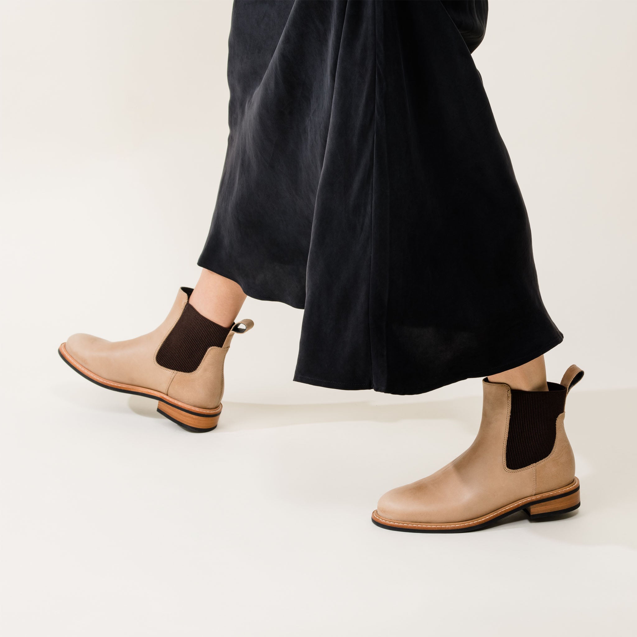 Carmen Chelsea Boot 2.0 Almond